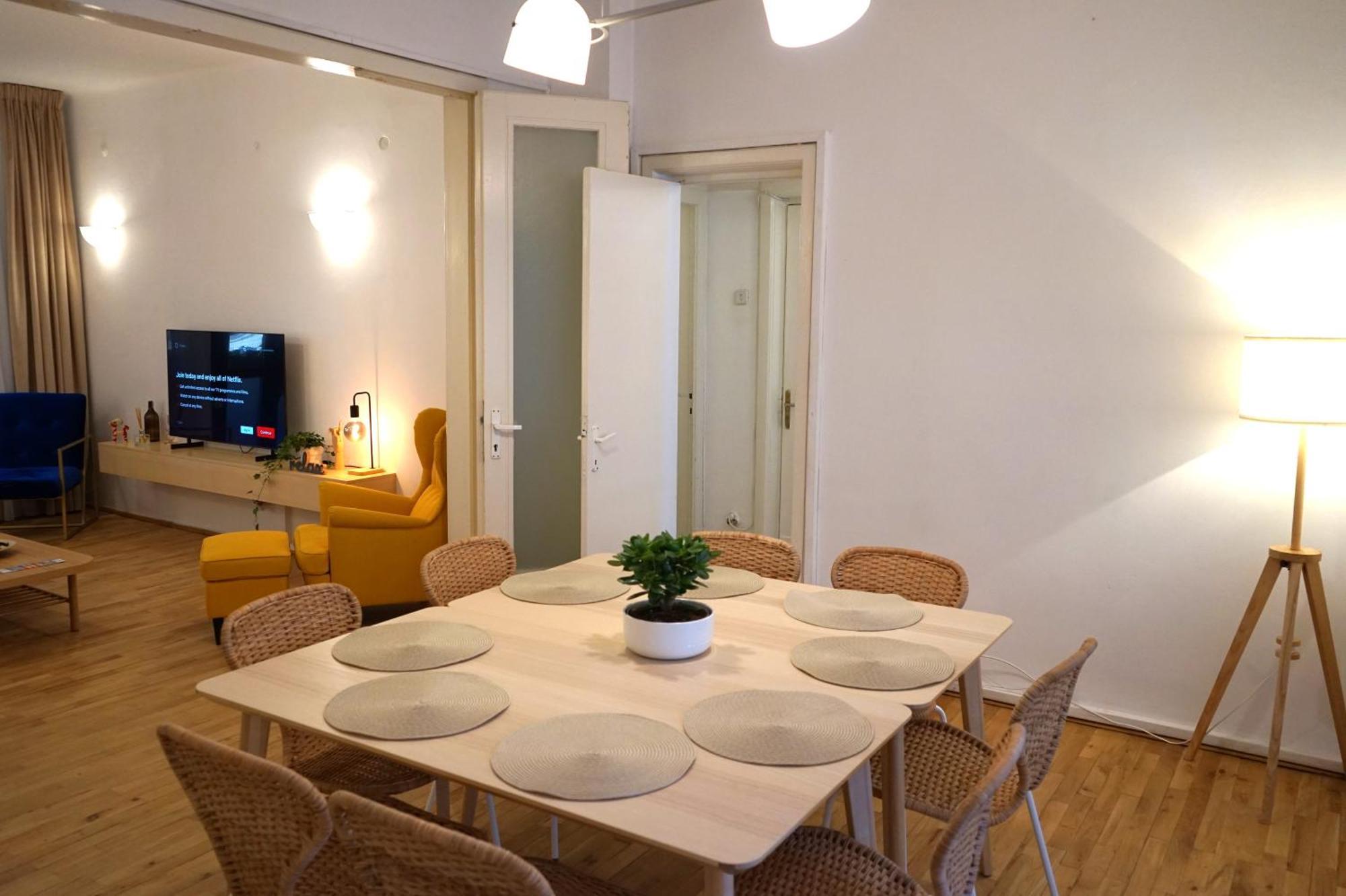 Spacious 3Br, 2Bt With 5 Balconies Bukarest Eksteriør billede