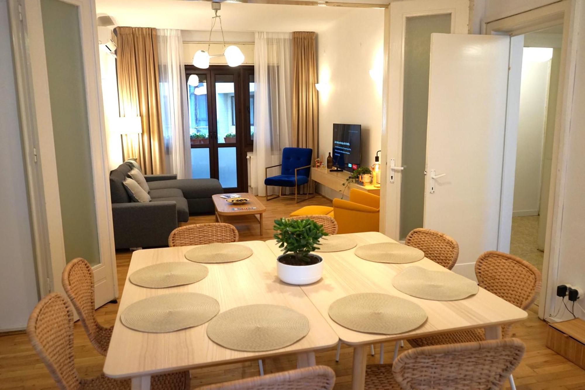 Spacious 3Br, 2Bt With 5 Balconies Bukarest Eksteriør billede